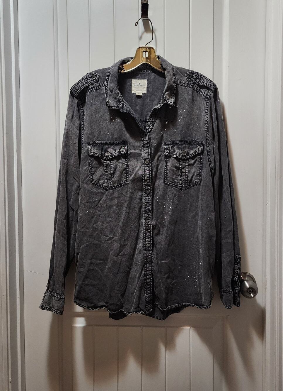 American Eagle Boyfriend Fit Dark Gray Splatter Button Front Shirt Women’s XS